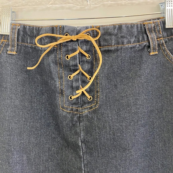 Clio Dark Wash Jean Lace Up Skirt Size 16 - Picture 3 of 5